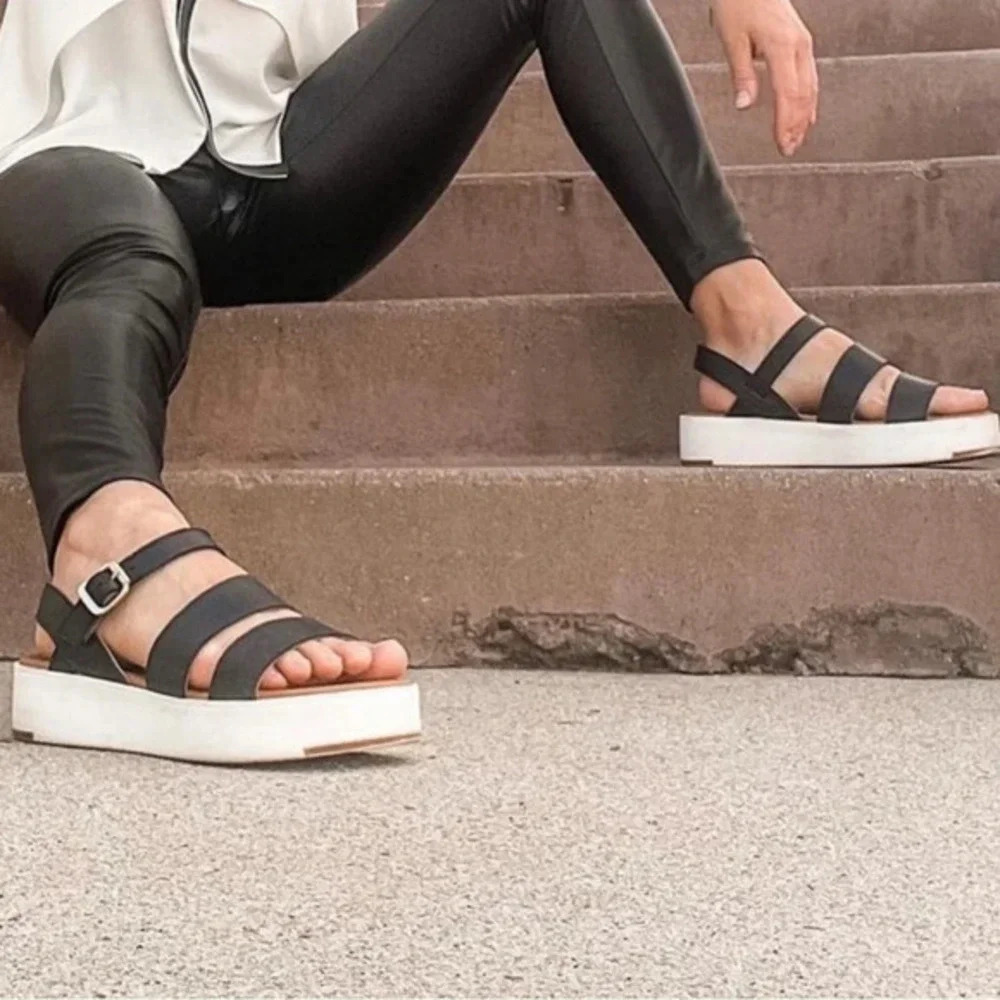 Sandals - Picture 3 of 15